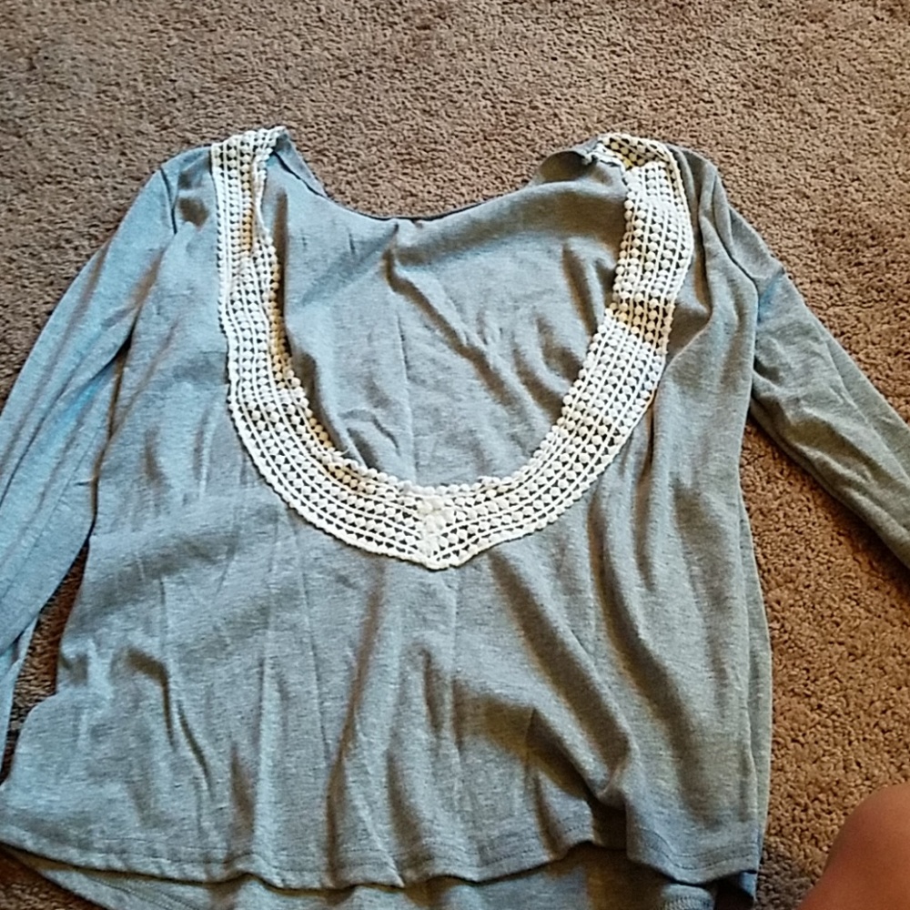 Gray long sleeve shirt